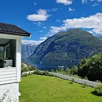 Fjellhagen - Geirangerfjord View *