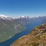 Fjellhagen - Geirangerfjord View Hellesylt