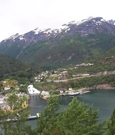 Fjellhagen - Geirangerfjord View Appartement Hellesylt