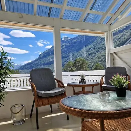 Fjellhagen - Geirangerfjord View