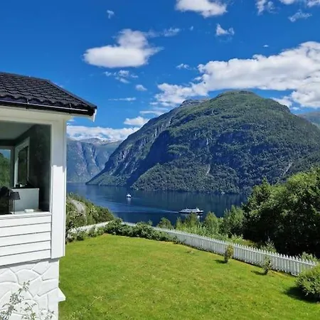 Fjellhagen - Geirangerfjord View *