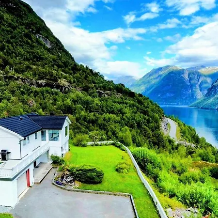 Fjellhagen - Geirangerfjord View Апартаменты *