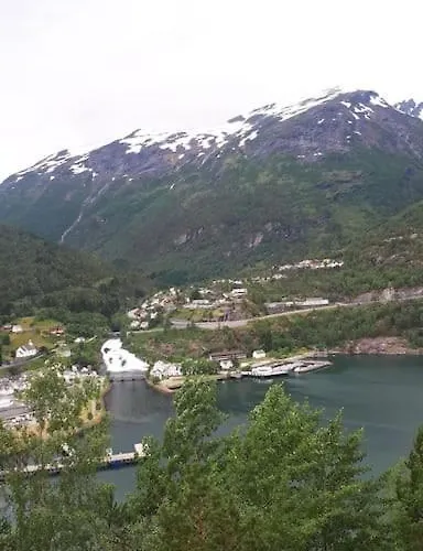 Fjellhagen - Geirangerfjord View Apartamento Hellesylt