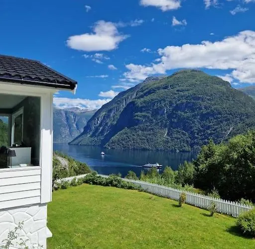 Fjellhagen - Geirangerfjord View *