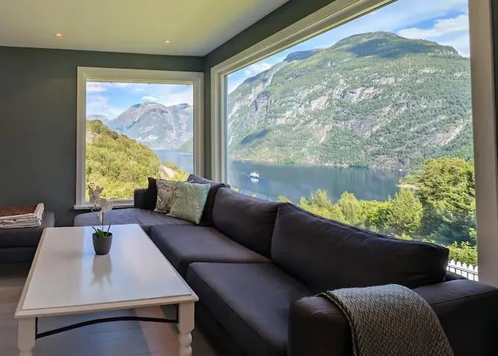 Fjellhagen - Geirangerfjord View Hellesylt