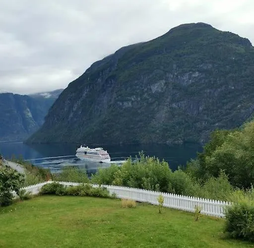 Fjellhagen - Geirangerfjord View * Hellesylt