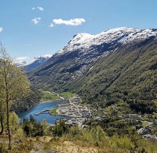 Fjellhagen - Geirangerfjord View Lägenhet Hellesylt