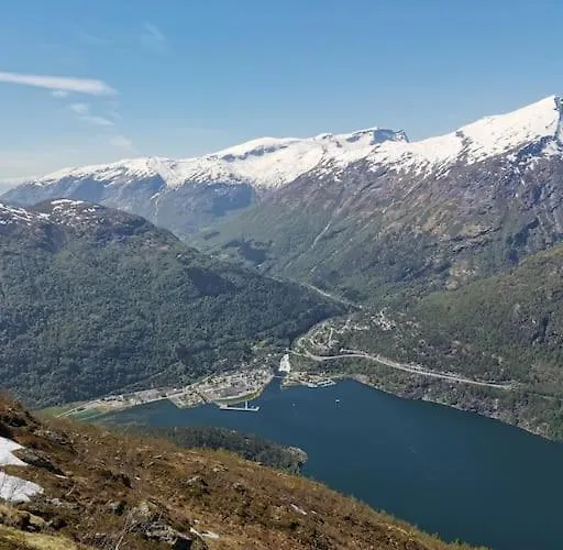 Fjellhagen - Geirangerfjord View Apartamento Hellesylt